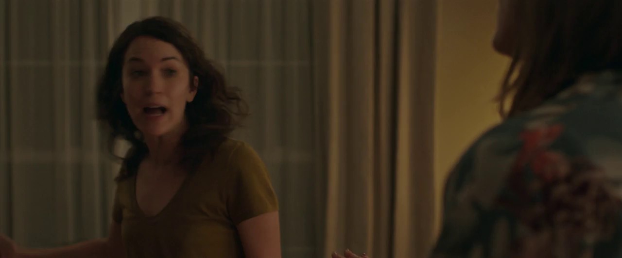 Holly Slept Over (2020) AMZN WEBRip Hindi + English 720p x264 AVC HE-AAC 2.0 ESub.mkv.0005